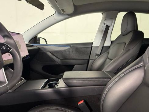 Used 2026 Tesla Model Y Long Range image 19