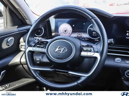Certified 2023 Hyundai Elantra Limited FWD image 15
