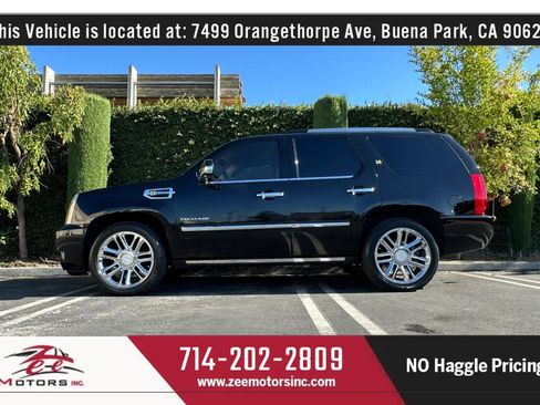 Used 2013 Cadillac Escalade Platinum AWD/4WD image 11