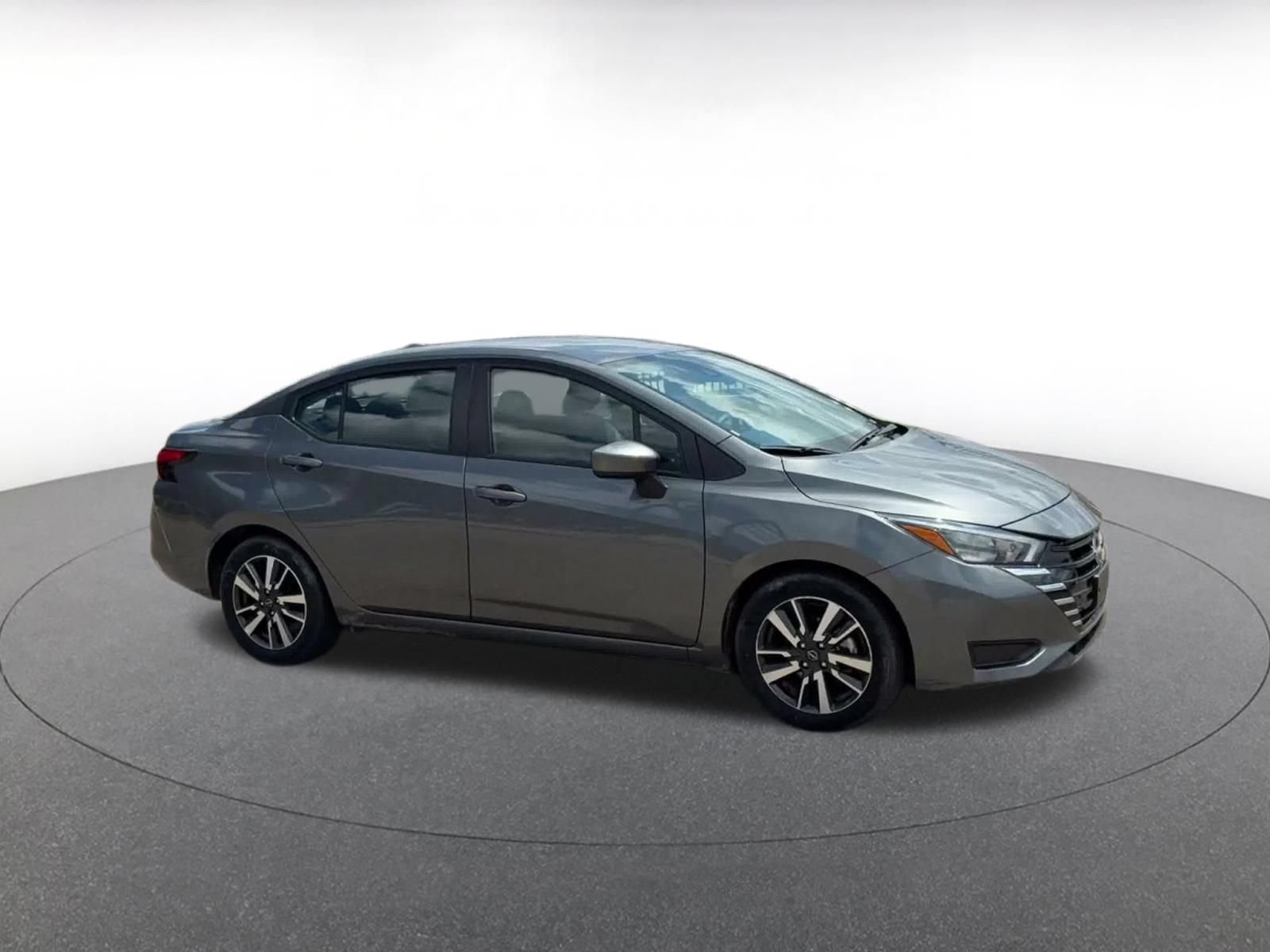 Used 2025 Nissan Versa SV FWD image 2