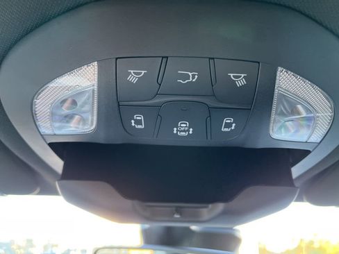 New 2026 Chrysler Pacifica Select w/ S Appearance Package FWD image 19