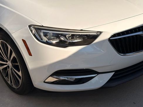 Used 2019 Buick Regal Essence w/ Driver Confidence Package I FWD image 11