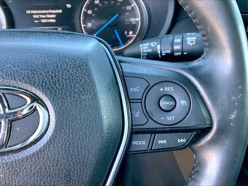 Used 2022 Toyota Venza Limited image 24