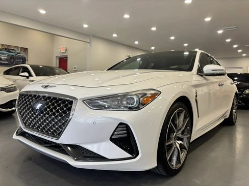 Used 2020 Genesis G70 2.0T w/ Prestige Package RWD image 3