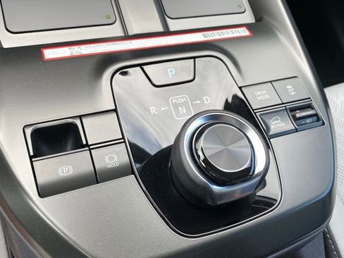 New 2026 Subaru Solterra AWD/4WD image 17