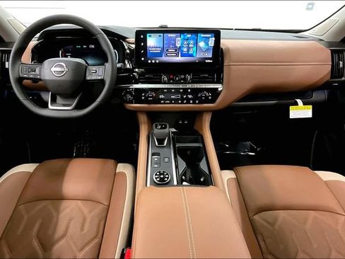 New 2026 Nissan Pathfinder Platinum image 6