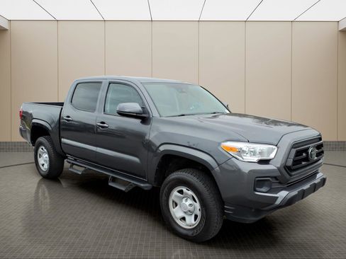 Used 2022 Toyota Tacoma SR image 2