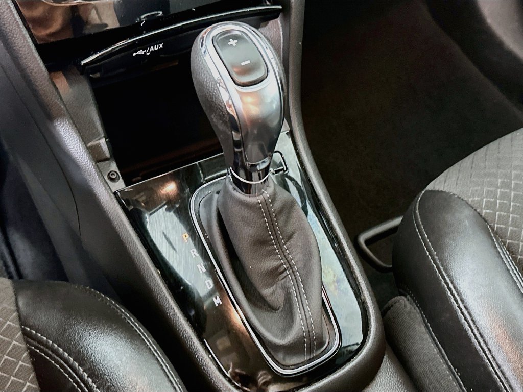 Used 2022 Buick Encore Preferred w/ Safety Package FWD image 22