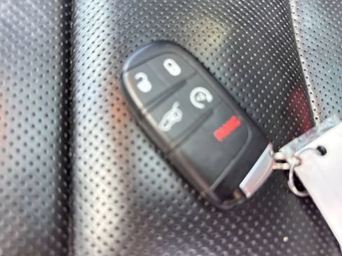 Used 2014 Jeep Grand Cherokee Limited w/ Luxury Group II AWD/4WD image 41