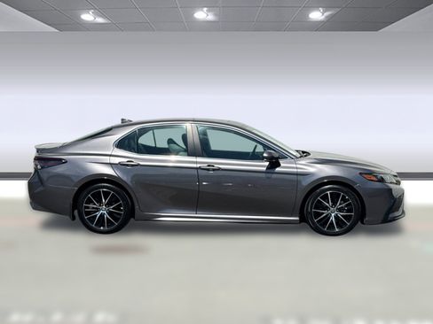 Used 2024 Toyota Camry SE w/ Audio Upgrade Package FWD image 8