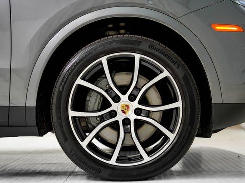 Certified 2021 Porsche Cayenne S AWD/4WD image 29