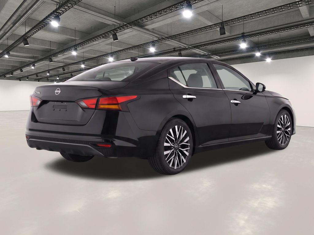 Used 2025 Nissan Altima 2.5 SV FWD image 4