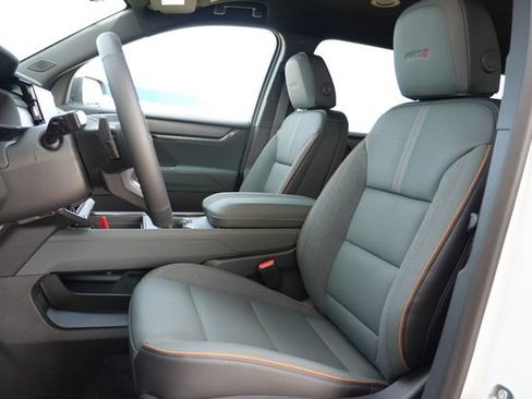 New 2026 GMC Acadia AT4 w/ Luxury Package AWD/4WD image 18