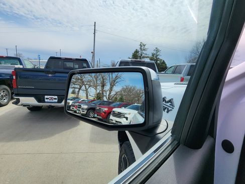 Used 2023 Chevrolet Silverado 1500 High Country w/ Technology Package image 11