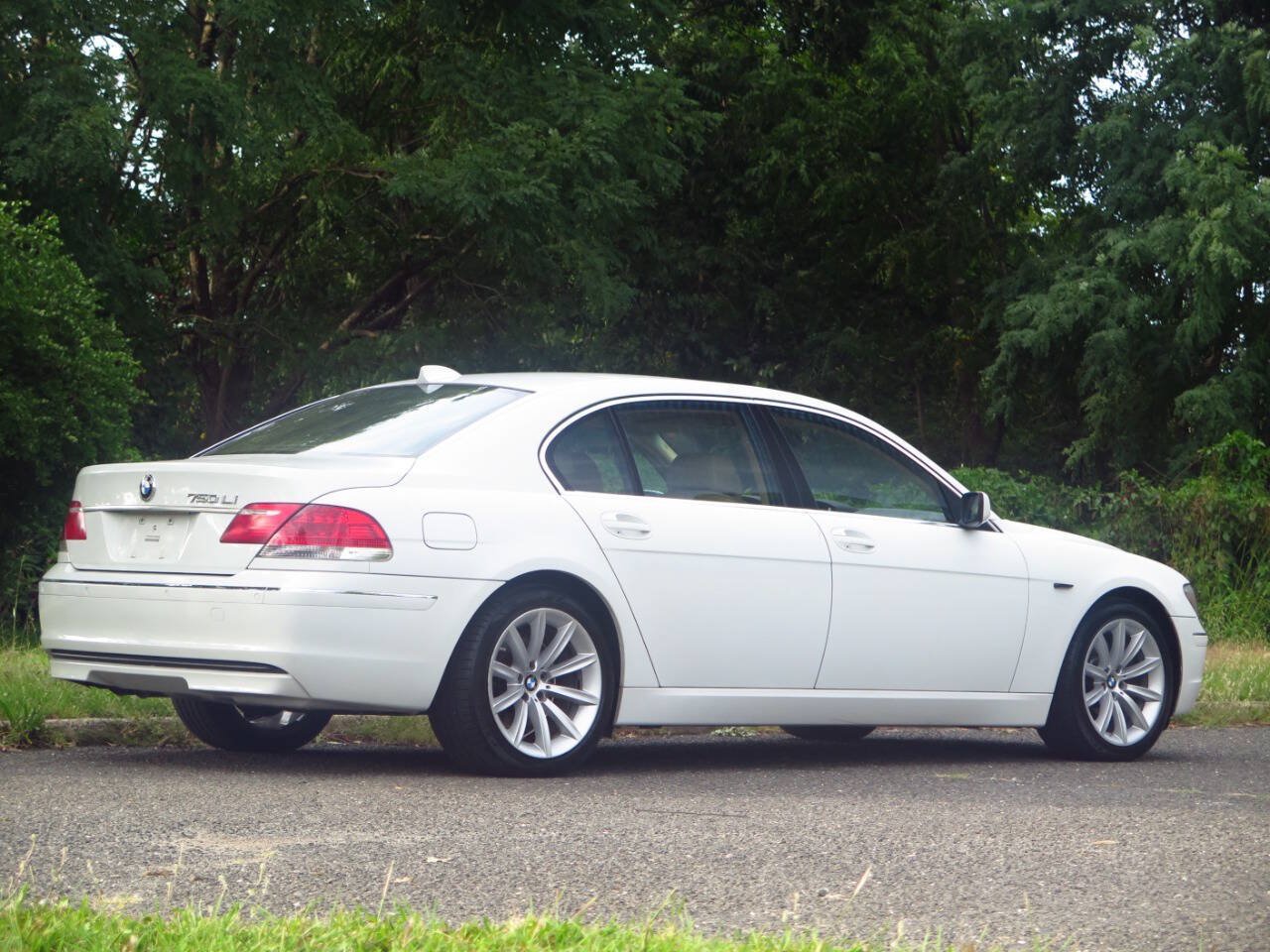 Used 2007 BMW 750Li RWD image 4