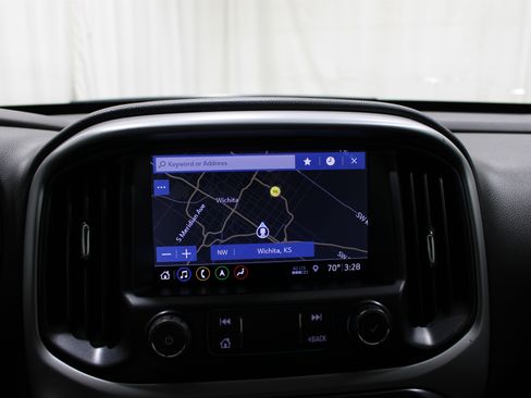 Used 2022 Chevrolet Colorado ZR2 image 16