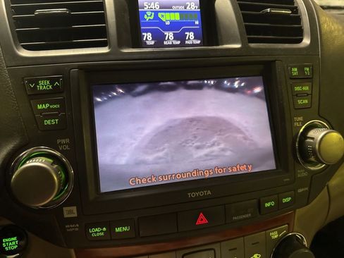 Used 2010 Toyota Highlander Limited image 12