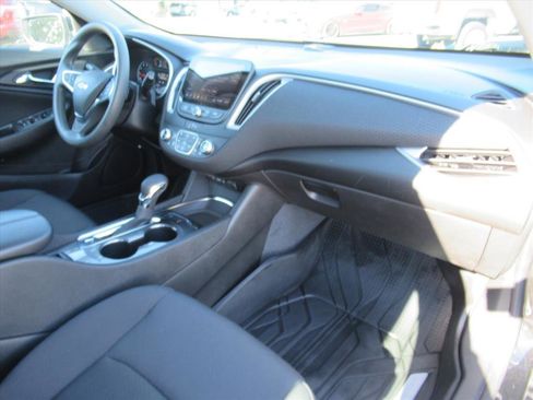 Used 2024 Chevrolet Malibu LT image 11