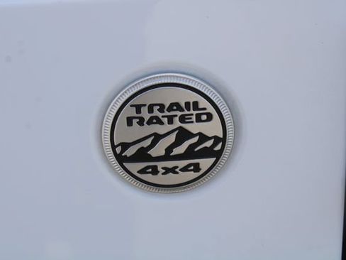 Used 2022 Jeep Wrangler Unlimited Sahara w/ Cold Weather Group AWD/4WD image 9