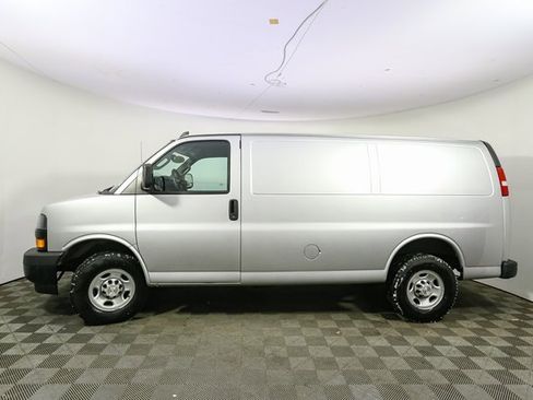 Used 2022 Chevrolet Express 2500 image 6
