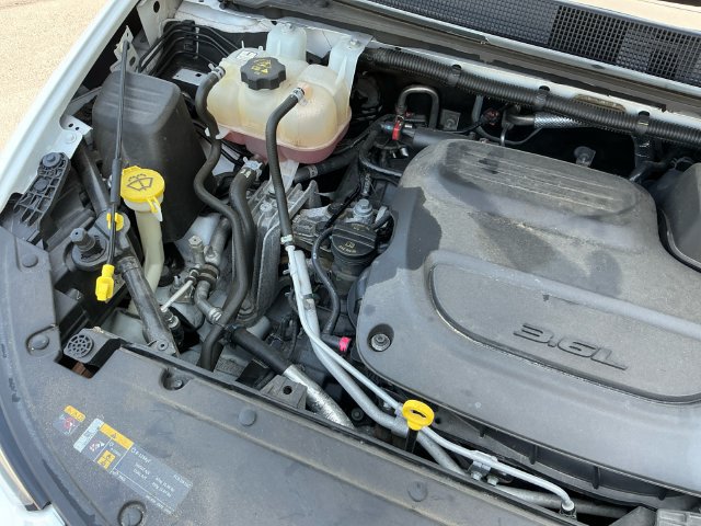 Used 2023 Chrysler Pacifica Touring-L FWD image 19