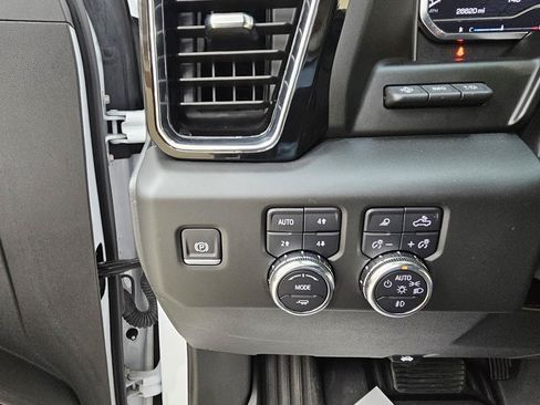 Used 2025 GMC Sierra 1500 Denali w/ Denali Reserve Package AWD/4WD image 37