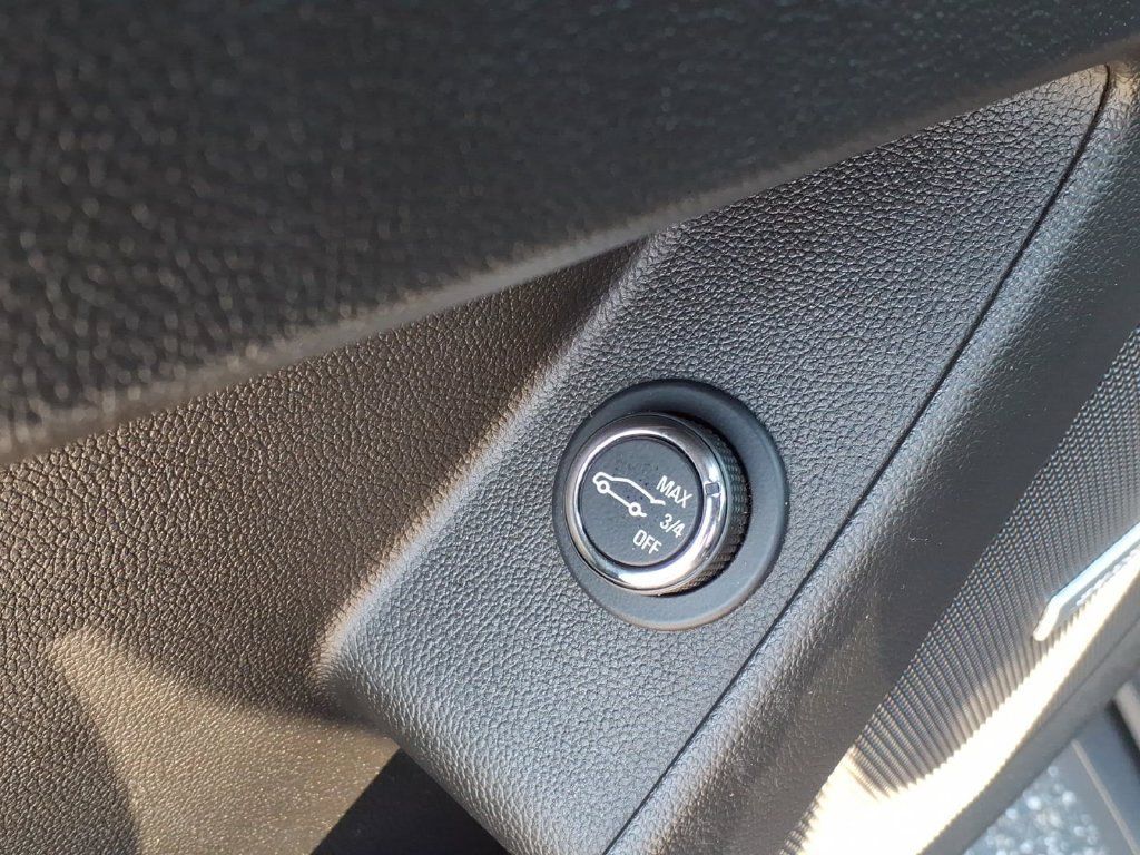 Used 2023 Chevrolet Traverse RS w/ LPO, Floor Liner Package AWD/4WD image 15