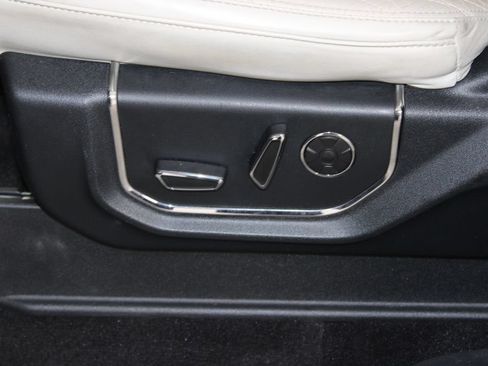 Used 2019 Ford Expedition Max Platinum AWD/4WD image 17