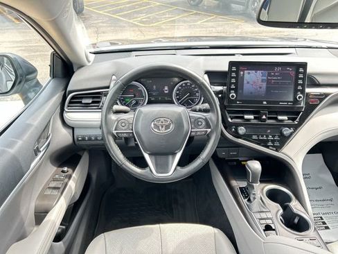 Used 2023 Toyota Camry XLE w/ Navigation Package image 28