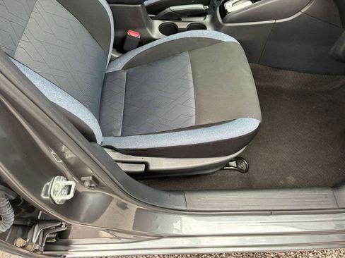 Used 2025 Nissan Versa SV FWD image 24