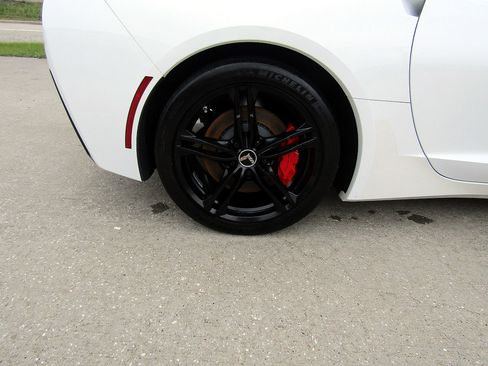 Used 2016 Chevrolet Corvette Stingray Coupe w/ 2LT Preferred Equipment Group RWD image 18