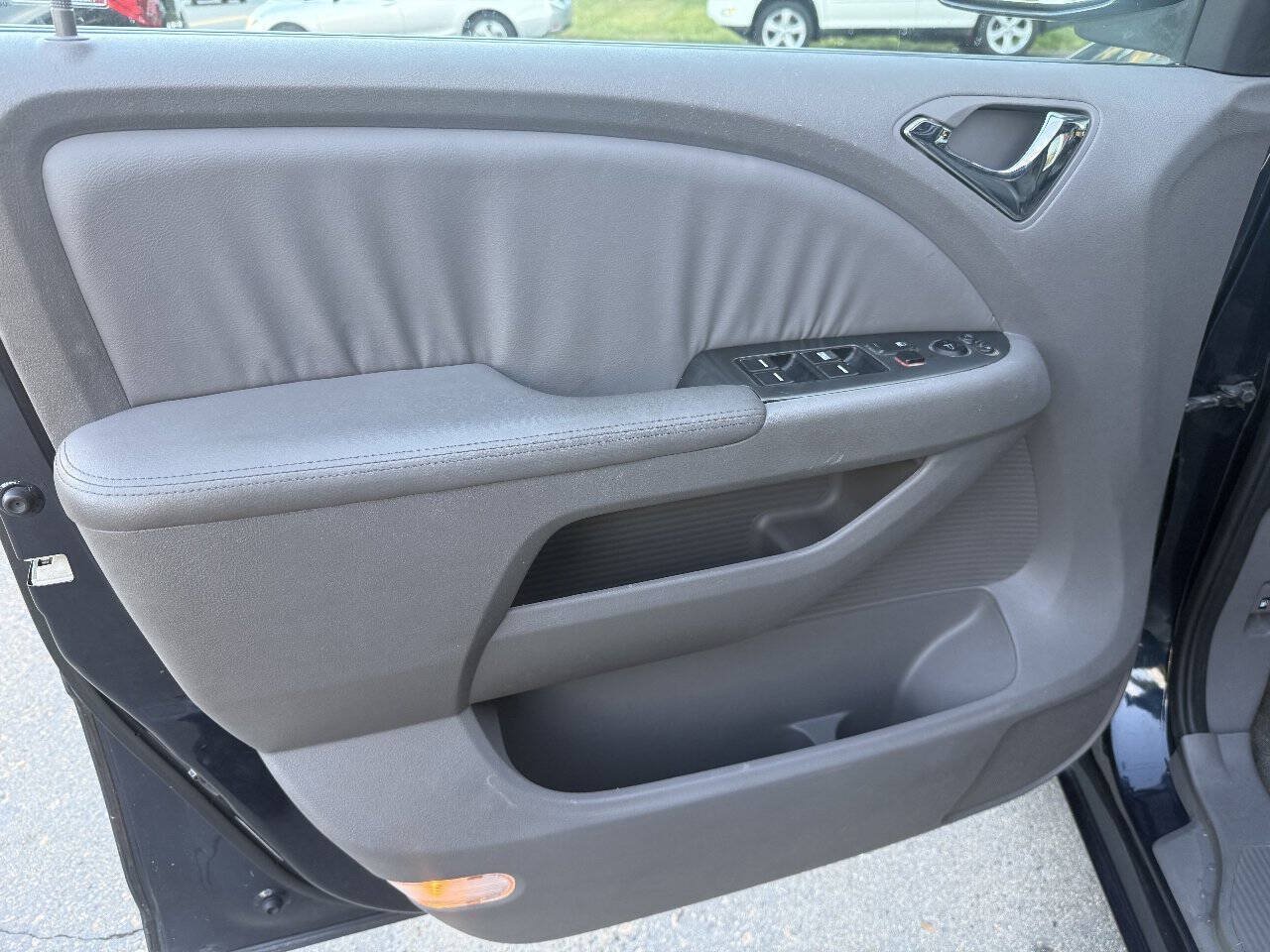 Used 2010 Honda Odyssey EX-L image 23