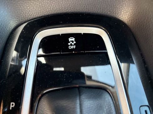 Used 2025 Toyota Corolla LE FWD image 18