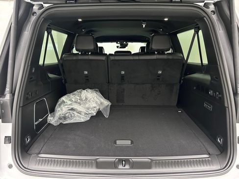 New 2026 Jeep Grand Wagoneer L 4WD image 9