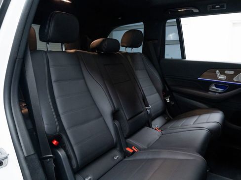 Used 2025 Mercedes-Benz GLS 450 4MATIC image 23