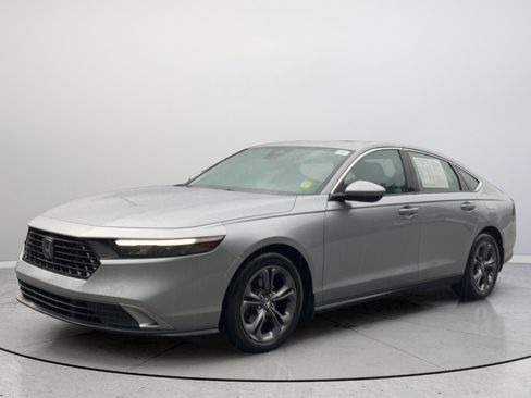 Used 2023 Honda Accord EX image 4