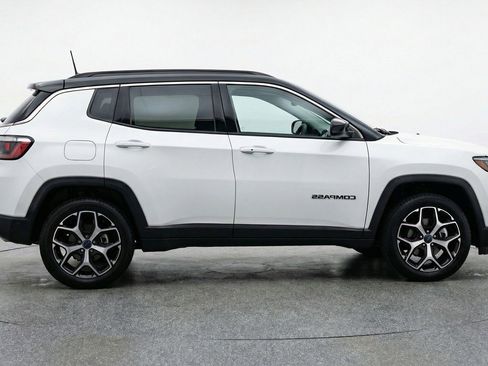 Used 2025 Jeep Compass Limited image 11
