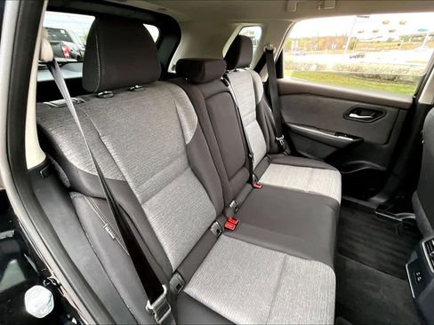 Used 2023 Nissan Rogue SV image 19