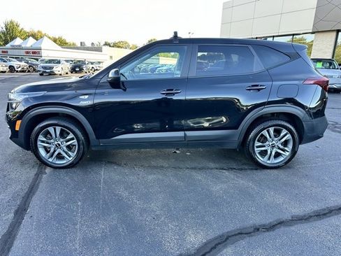 Used 2022 Kia Seltos LX image 8