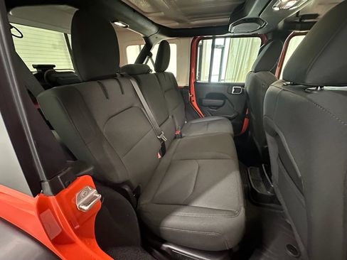 Used 2023 Jeep Wrangler Unlimited w/ Cold Weather Group image 20