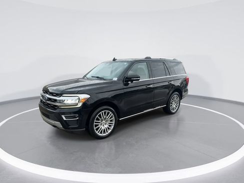 Used 2023 Ford Expedition Limited AWD/4WD image 3
