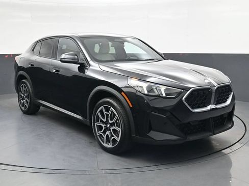 Used 2025 BMW X2 xDrive28i w/ Technology Package AWD/4WD image 2