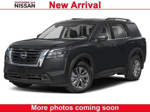 Certified 2024 Nissan Pathfinder SV AWD/4WD image 1