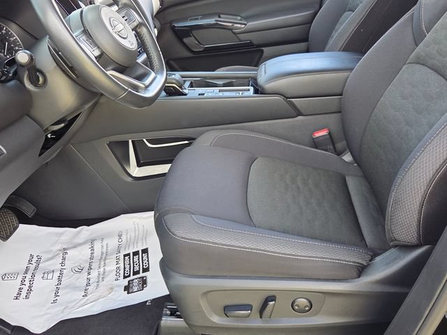 Used 2025 Nissan Pathfinder SV FWD image 5