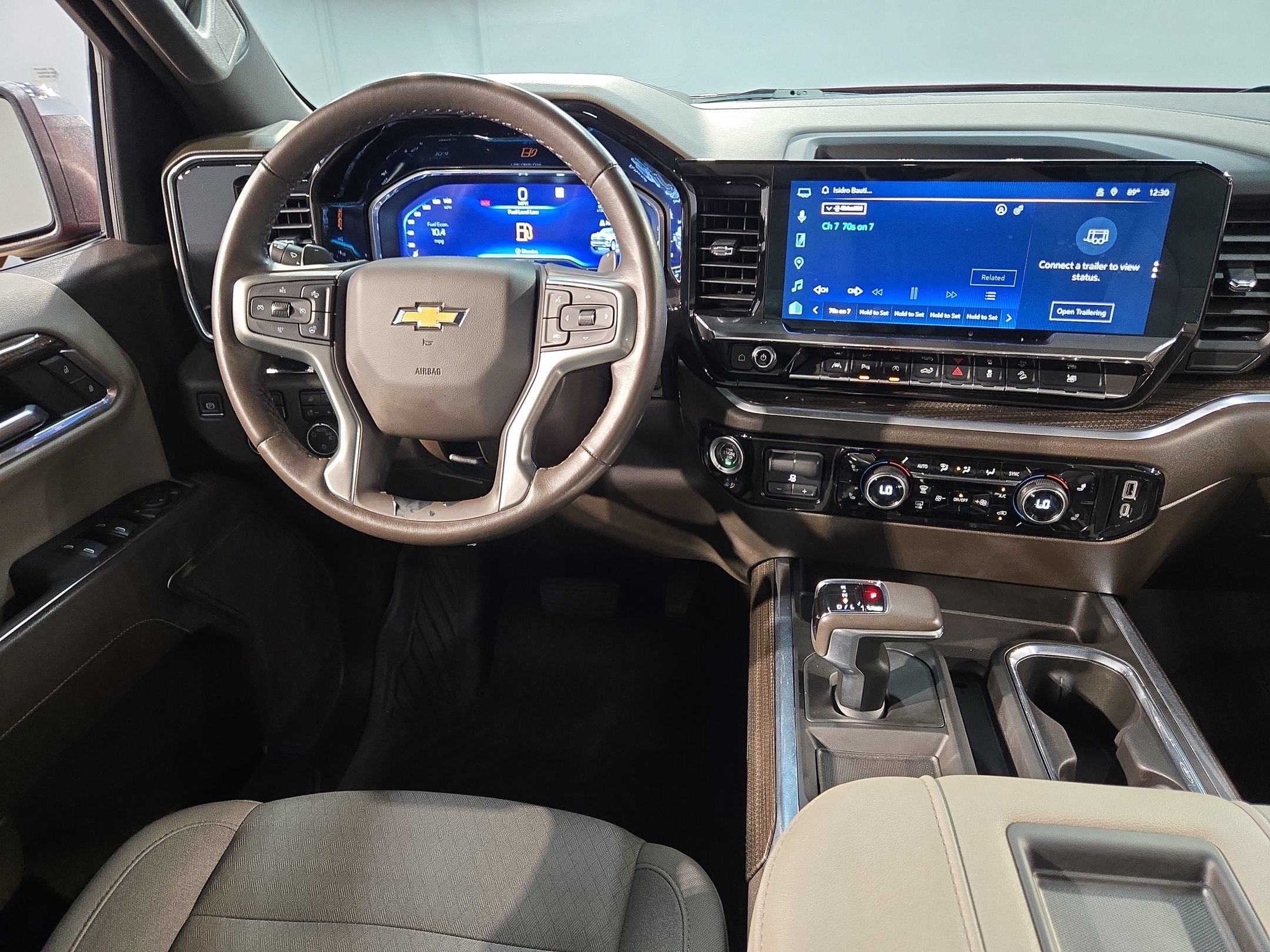 Used 2022 Chevrolet Silverado 1500 LT AWD/4WD image 9