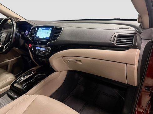 Used 2019 Honda Pilot Touring image 38