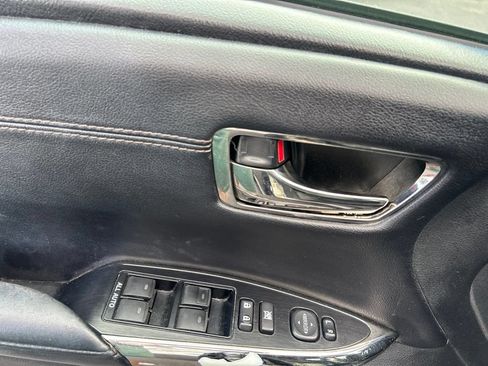 Used 2013 Toyota Avalon XLE FWD image 17