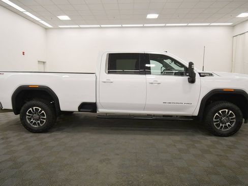 Used 2024 GMC Sierra 3500 SLE image 8