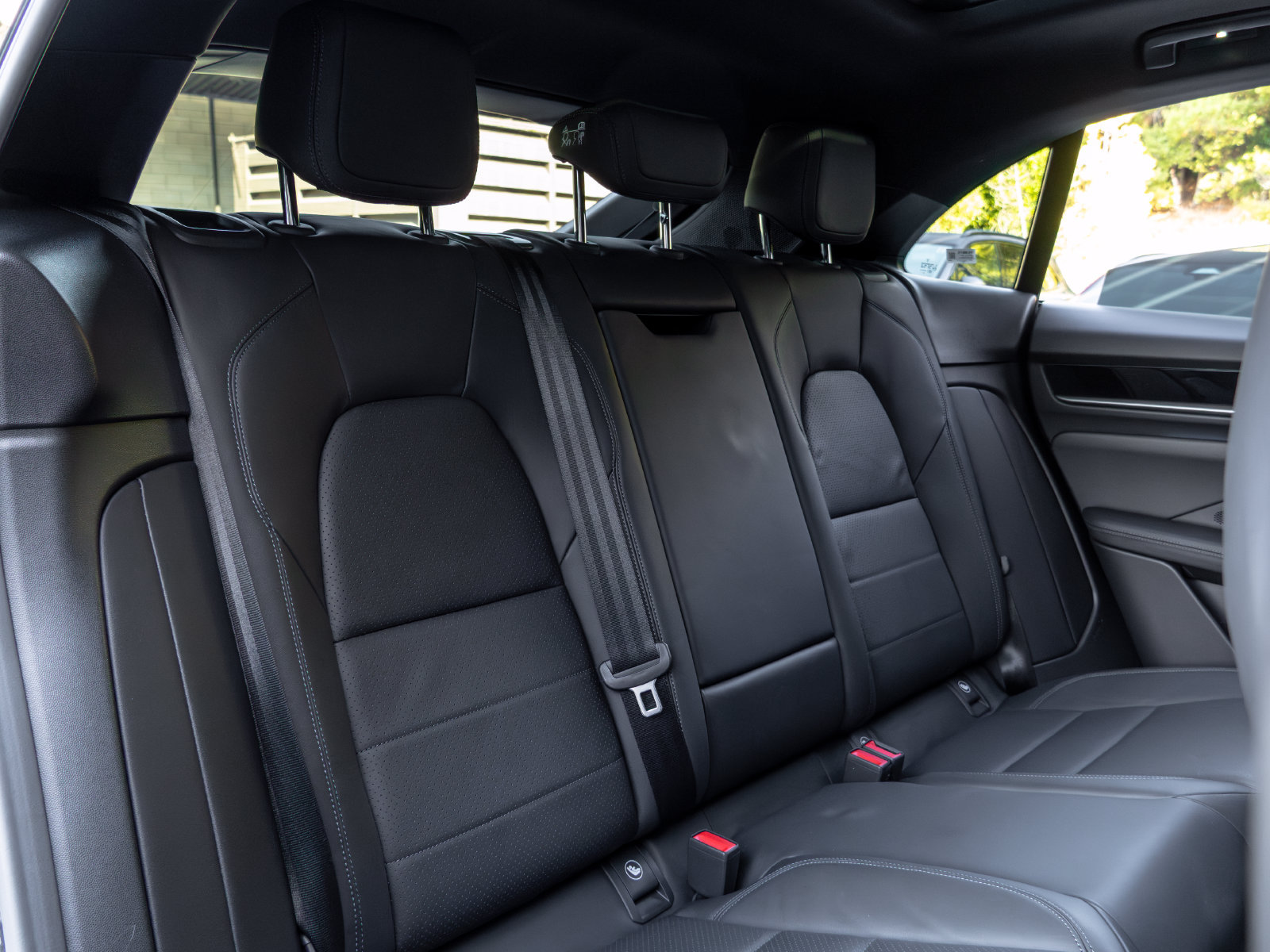 Certified 2025 Porsche Macan 4 Electric AWD/4WD image 51