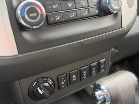 Used 2014 Nissan Frontier PRO-4X w/ Pro-4x Luxury Package AWD/4WD image 23